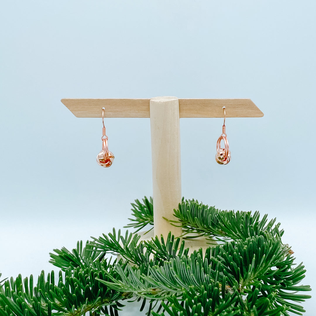 The Knot Drops